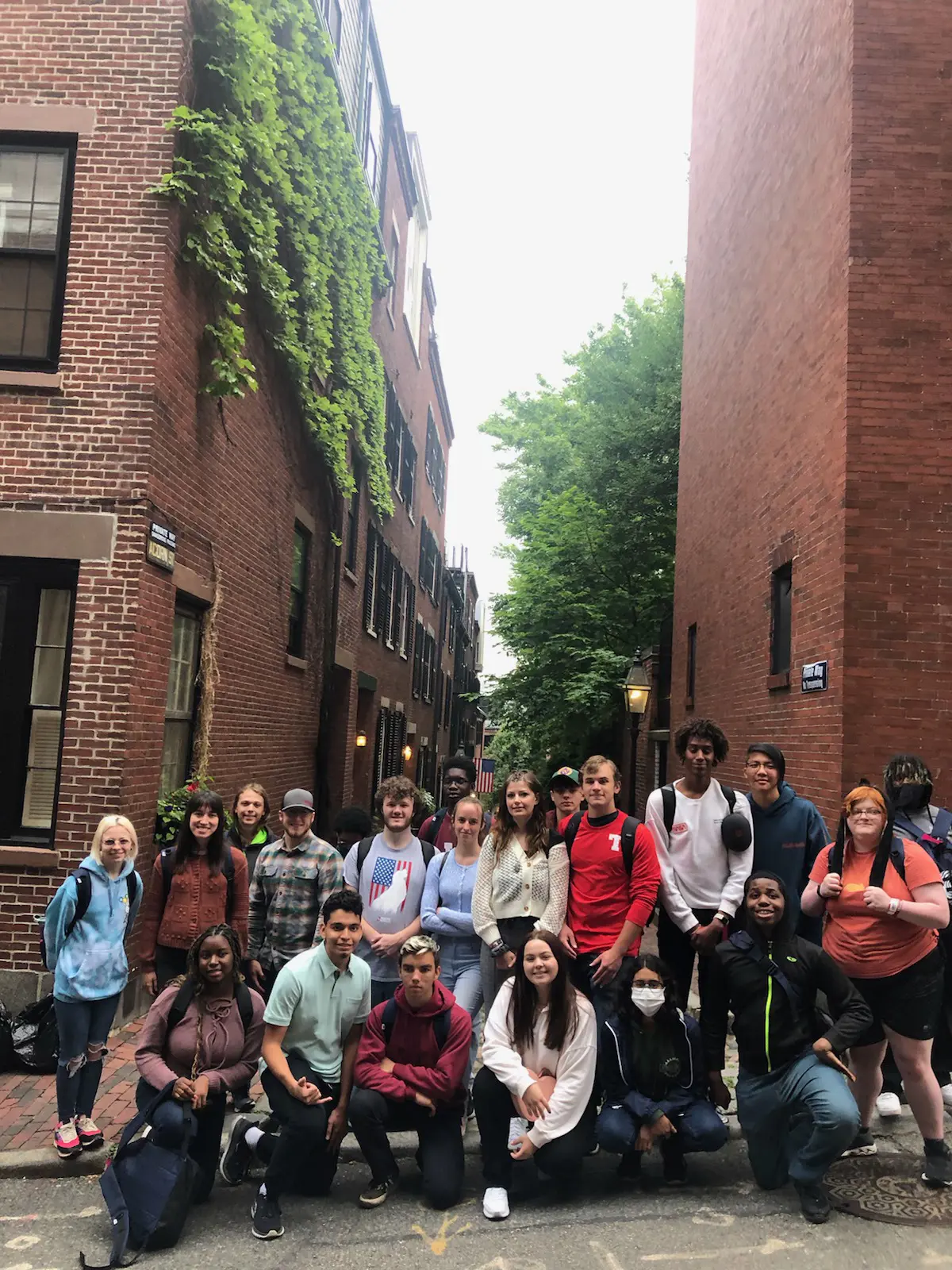 Studentstakingphotobetweentwobuildings_2018