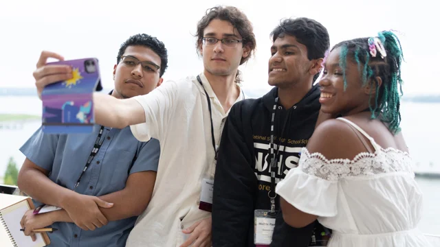 Studentsselfie_2024