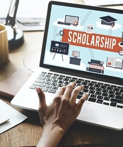 ScholarshipLaptop_2023
